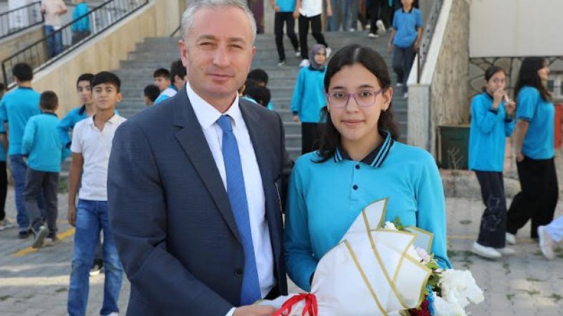 Ağrı’da 2025-2026 eğitim öğretim yılı ilk ders ziliyle başladı