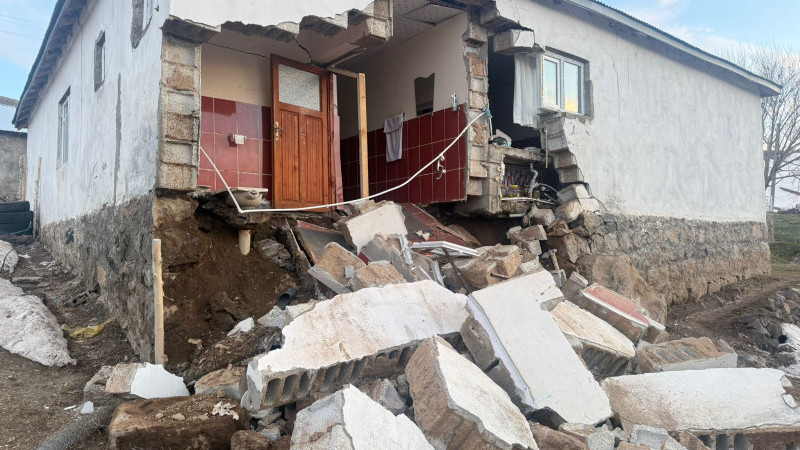 Patnos'ta 4.3 büyüklüğünde deprem